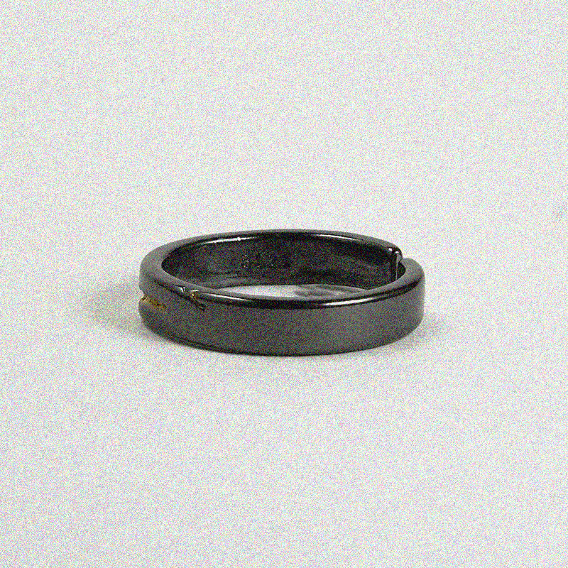 Black Larvae Ring.