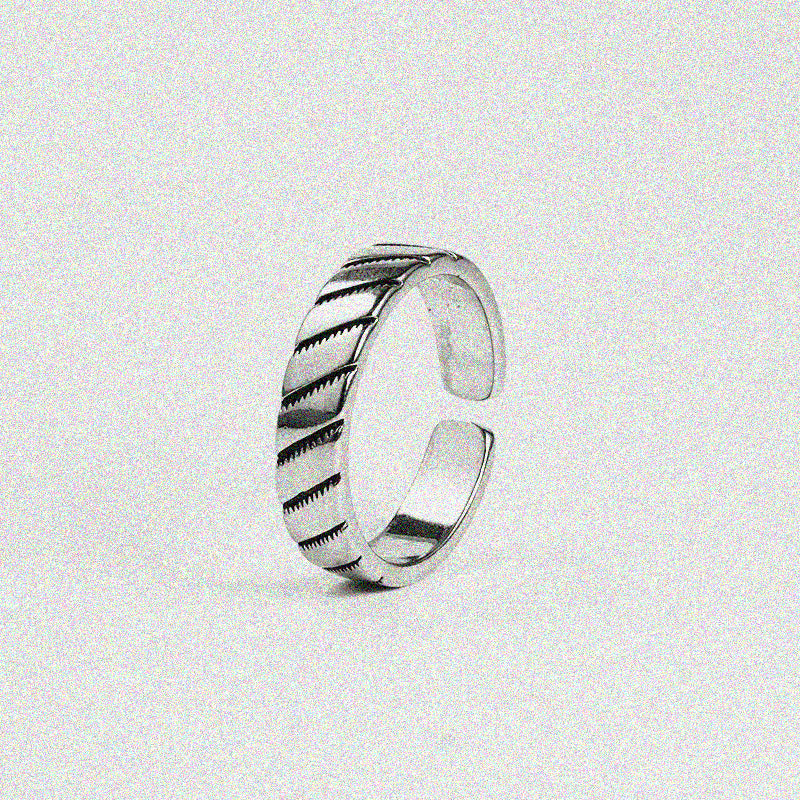 Slanted Blade Ring