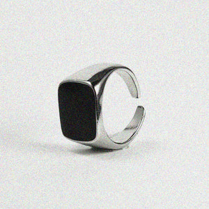 Black Mirror Ring.