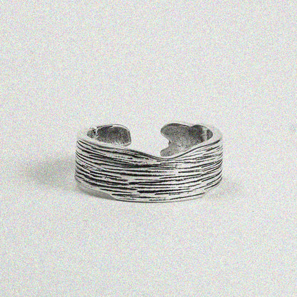 Black Motive Ring.