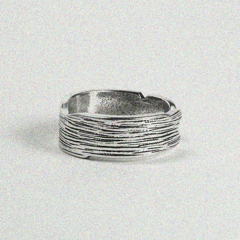 Black Motive Ring.