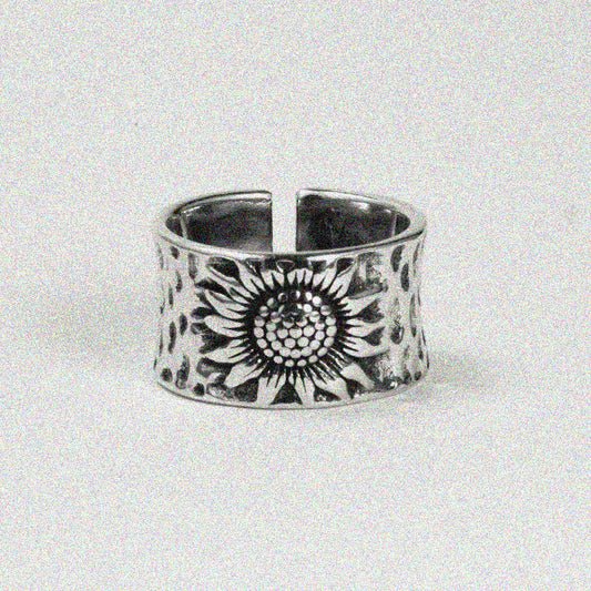 Vintage Flower Ring.