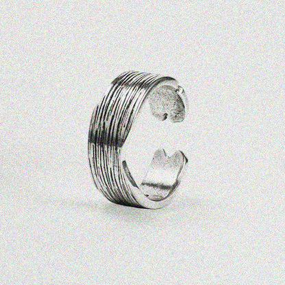 Black Motive Ring.