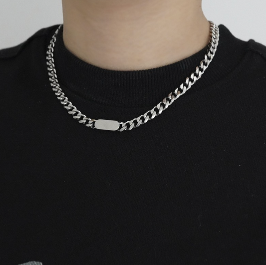 Plate Pendant Necklace