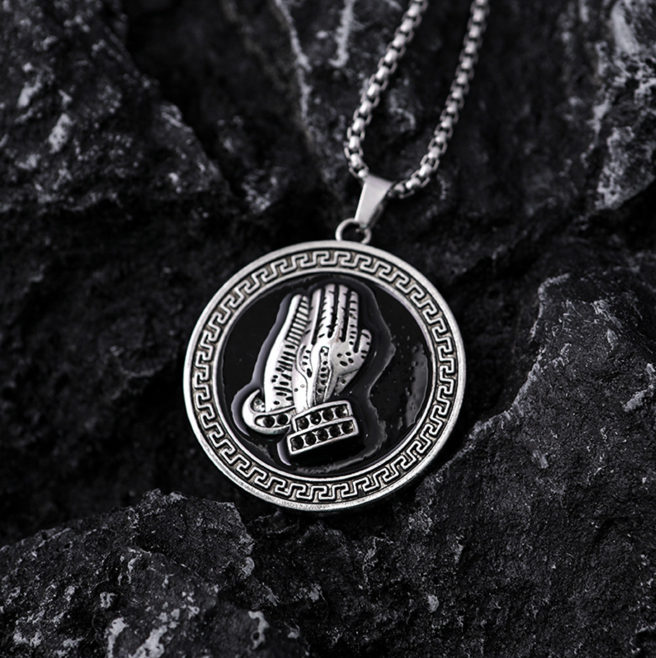 Clap Pendant Necklace